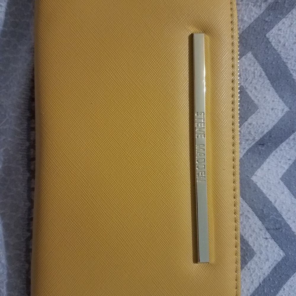Steve Madden Clutch